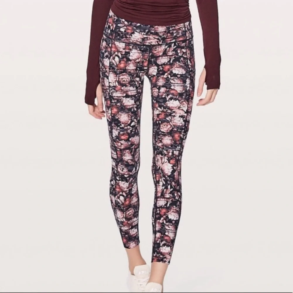 $128 Lululemon Wunder Under Hi-Rise Tight *Nulux
Peony Multi 8 - Picture 3 of 9